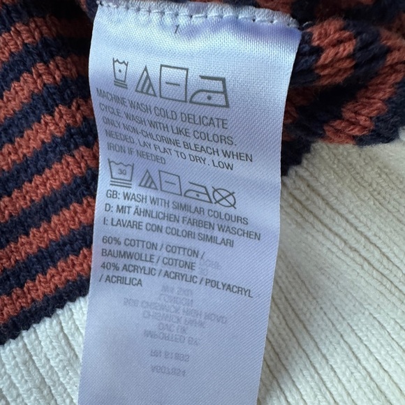 Peace World Love sweater size medium - Picture 5 of 5